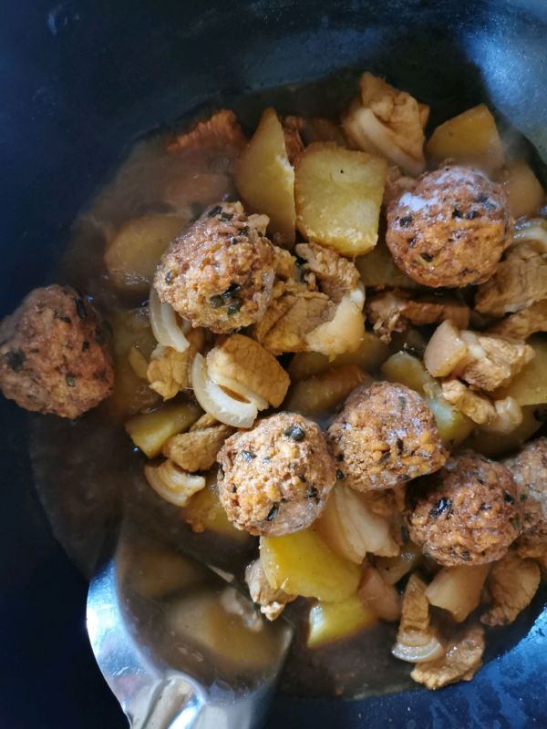 土豆糯米肉丸红烧肉