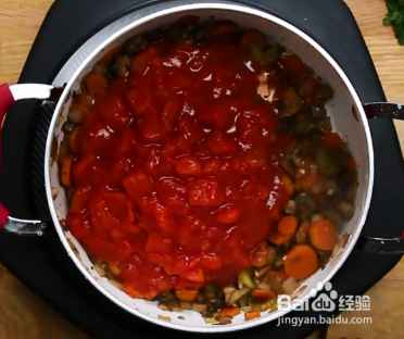 扁豆蘑菇茄酱拌意大利面