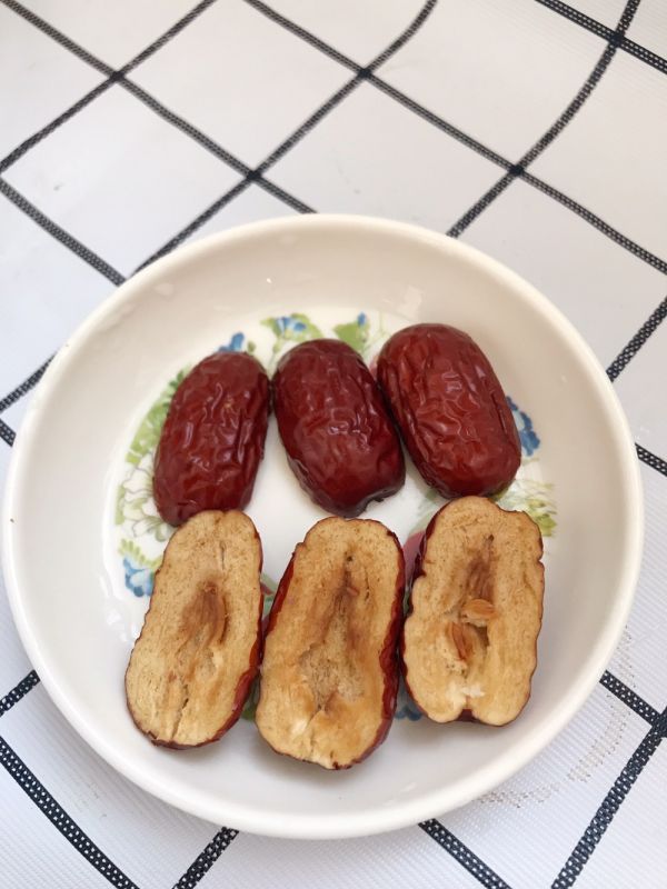 石斛海底椰排骨汤