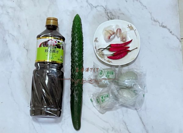 捞汁黄瓜松花蛋