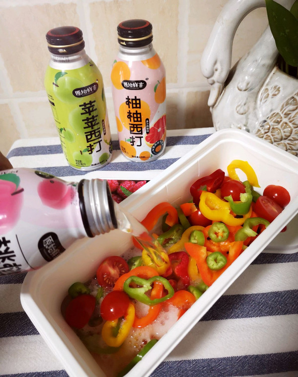 冰凉多巴胺桃桃西打凉菜