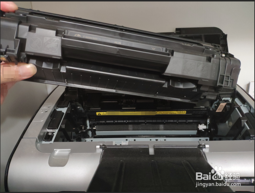 激光打印机如何替换硒鼓(墨粉盒)