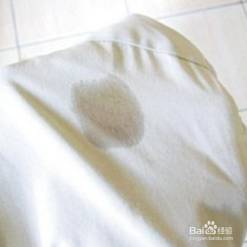 裤子上的油渍怎么洗掉