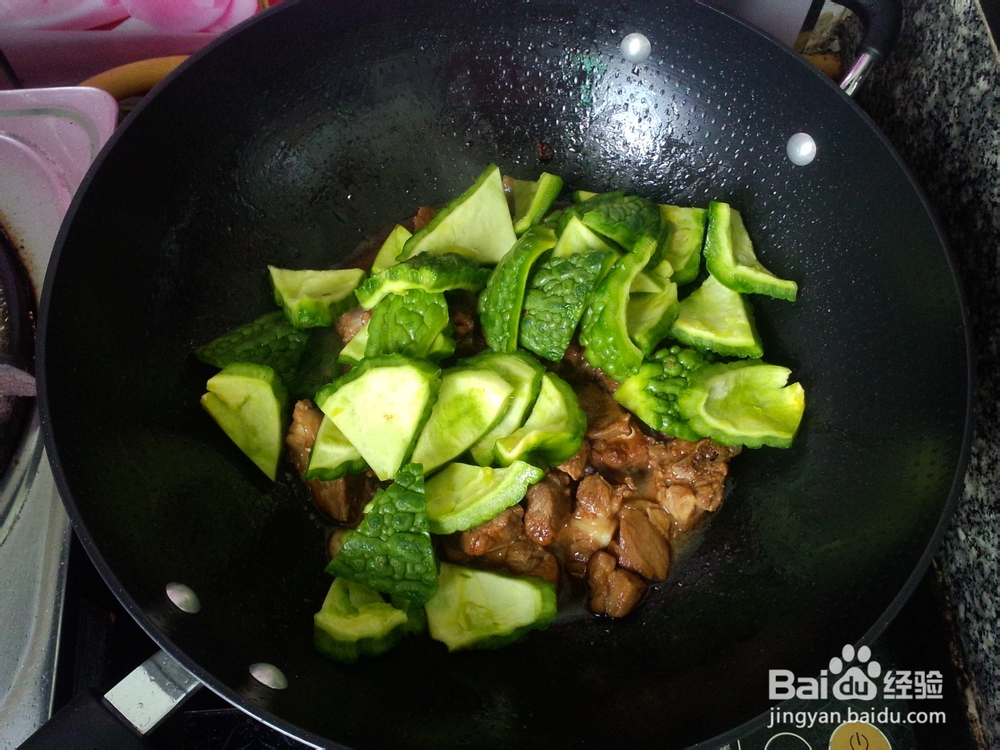 怎样做排骨焖苦瓜