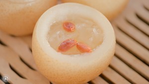 怎么做银耳炖梨盅？银耳炖梨盅的做法