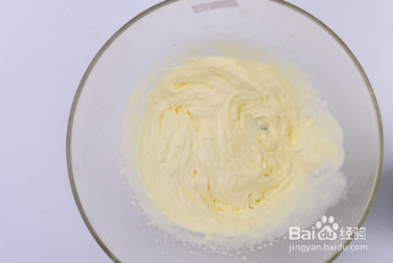 如何自制美味的黑白巧克力慕斯蛋糕？