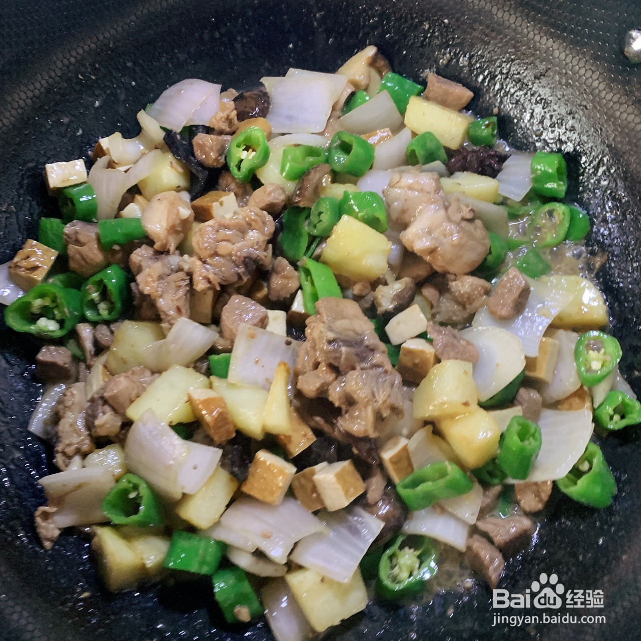 土豆香菇炖鸡块的做法