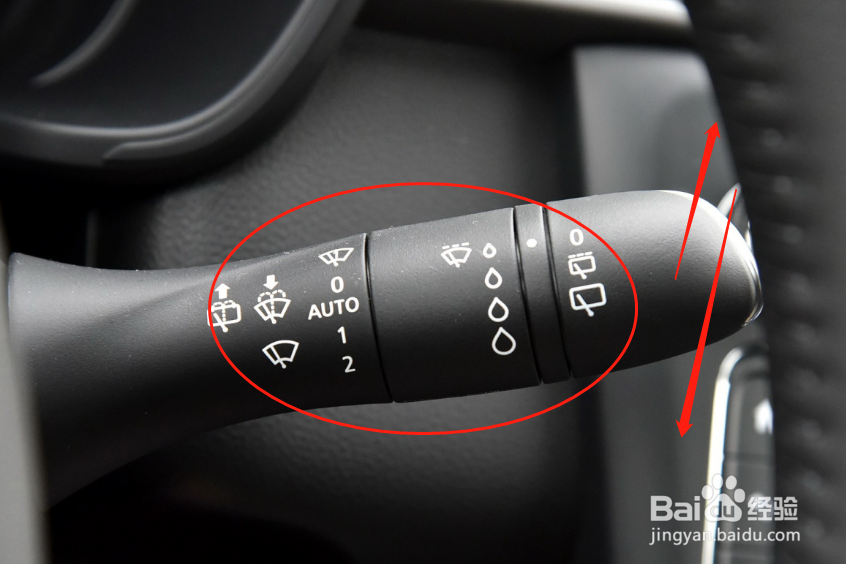 雷诺科雷嘉车辆雨刮的使用方法