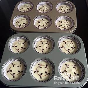 在家简易制作拉花纸杯蛋糕