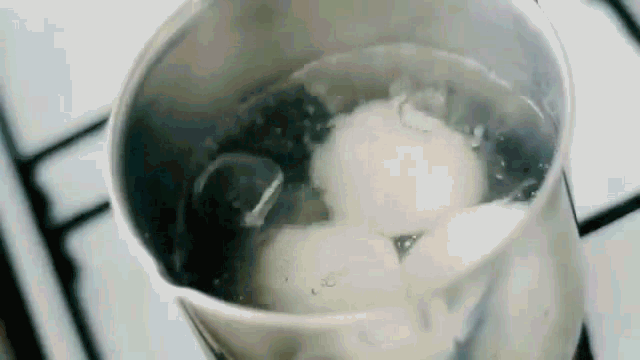 你知道怎么剥鸡蛋吗?