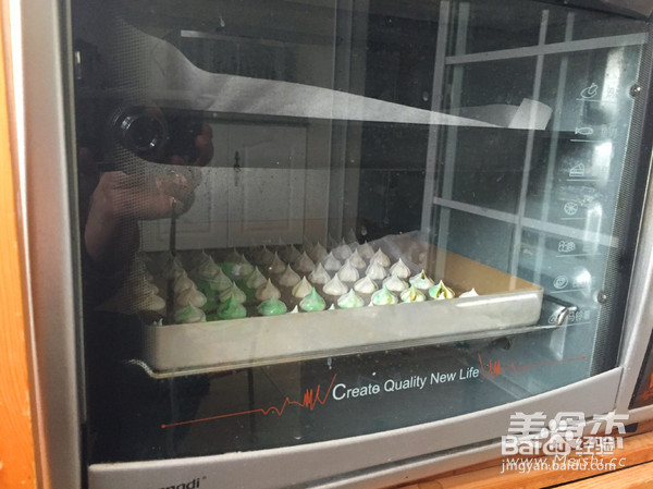 彩虹蛋白糖的做法