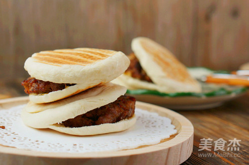 嫩烤肉夹馍的做法