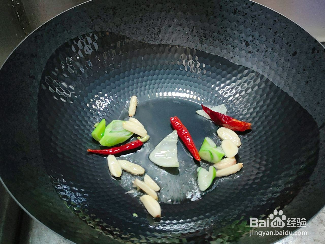 白菜炒木耳的做法