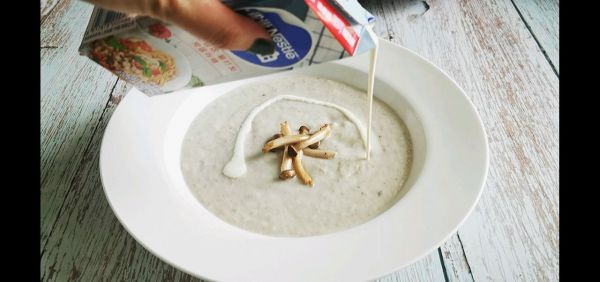 经典奶油蘑菇汤