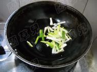 胡萝卜回锅烤肉的做法