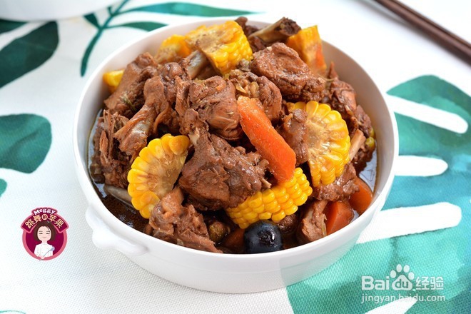 玉米鸭腿煲的做法