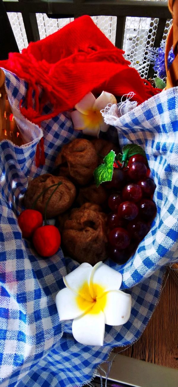 黑全麦白菜猪肉包