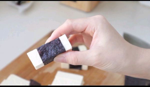 鲍汁蚝油烧紫菜豆腐