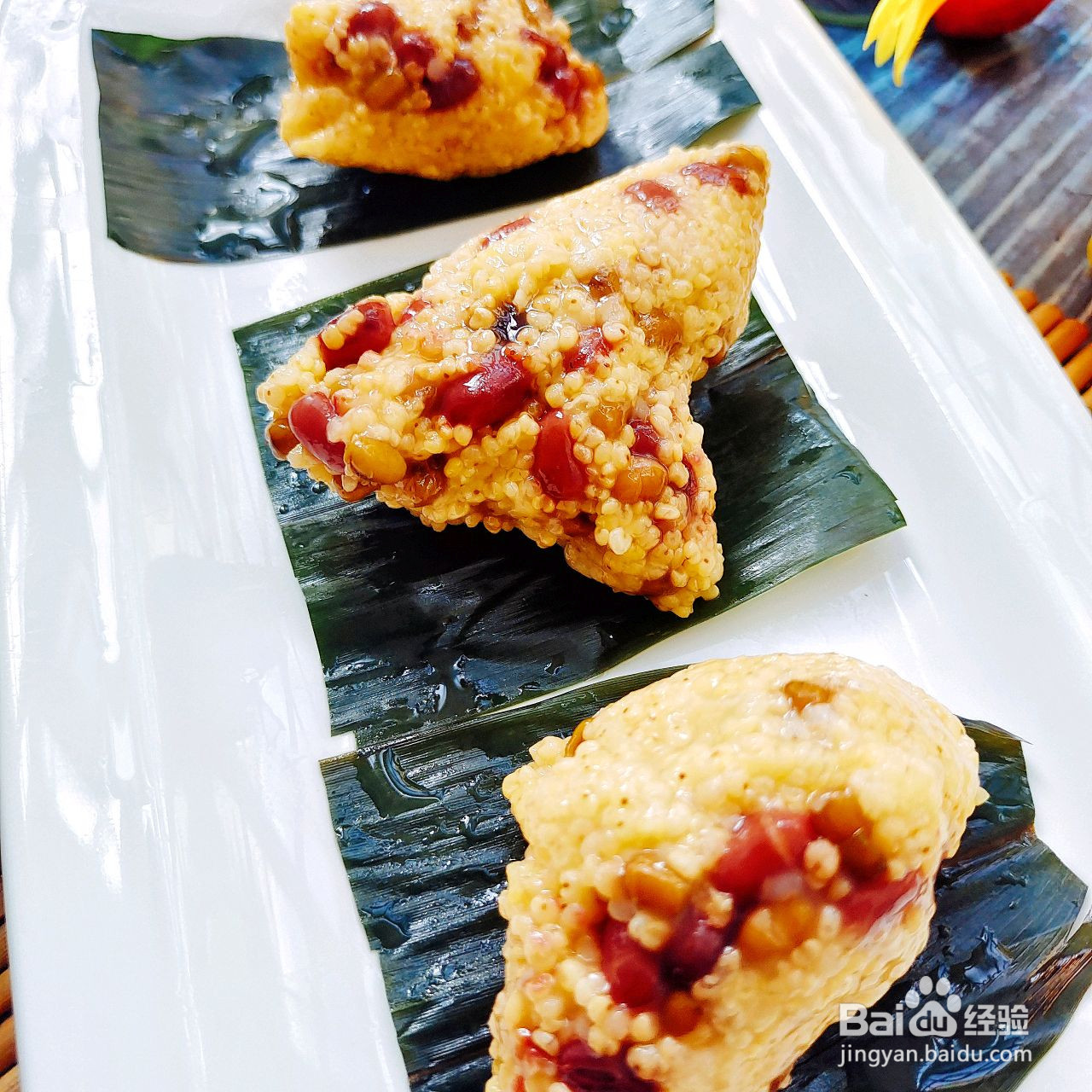 大黄米红豆蜜枣粽的做法