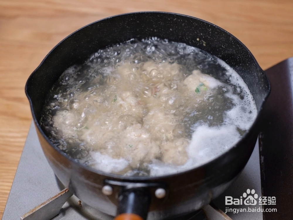 爽脆可口的马蹄香菇鸡肉丸