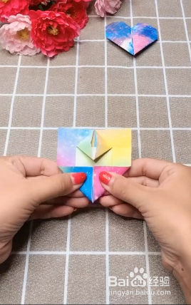 如何用折纸制作爱心