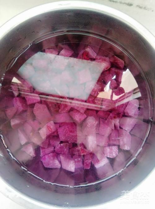 脚板薯西米糖水