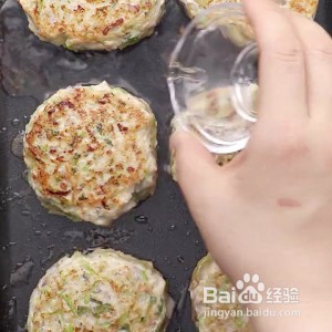 给小孩子馋哭了的西葫芦鸡胸肉饼
