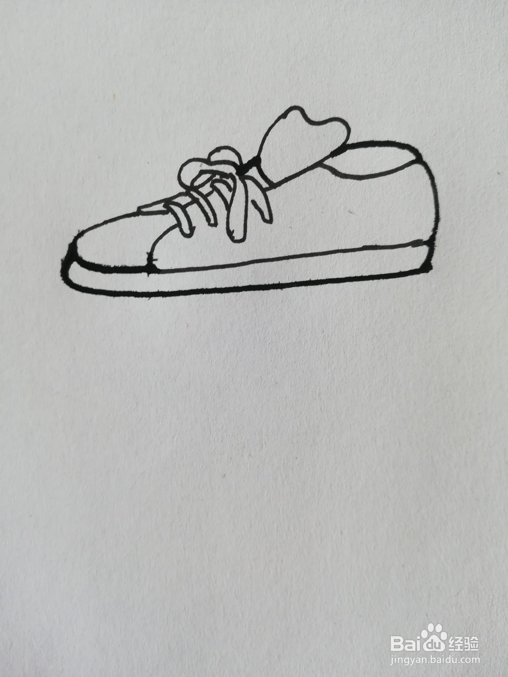怎么画耐克鞋简笔画，耐克鞋简笔画