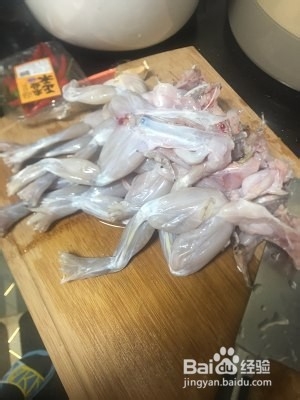 家常泡椒酸汤田鸡