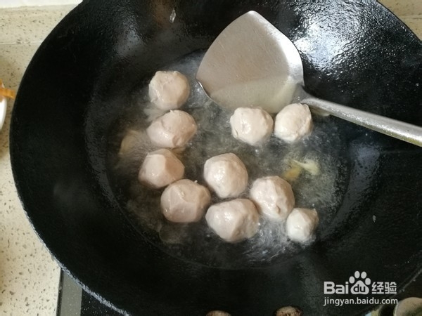 如何做出美味可口的胡萝卜丝肉丸