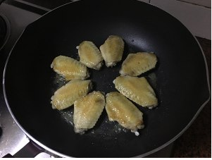 怎么做盐煎鸡翅