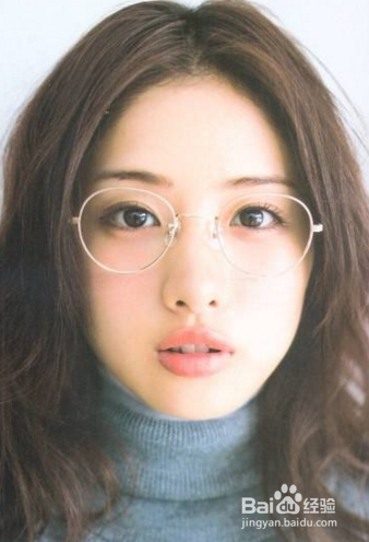 怎样用山茶花油打造清透桃花妆？