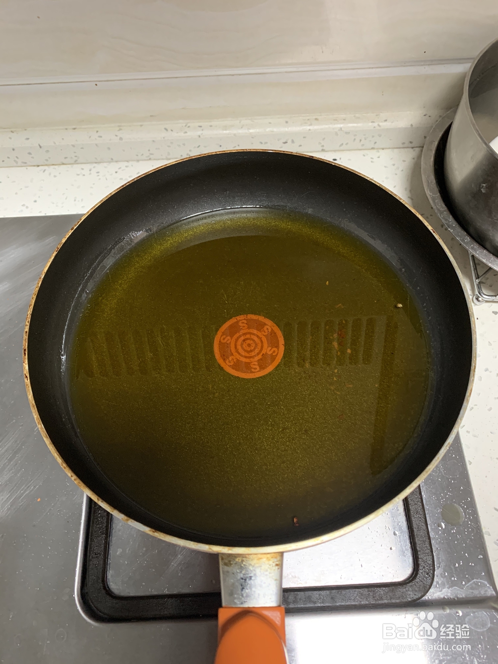 味美鲜香的蒜辣椒油凉拌菜