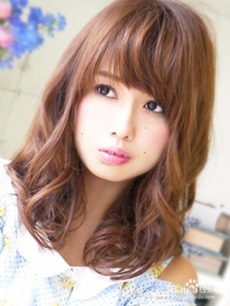 长脸女生打造什么发型怎么好看?简单刘海来修饰