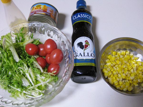 金枪鱼玉米沙拉