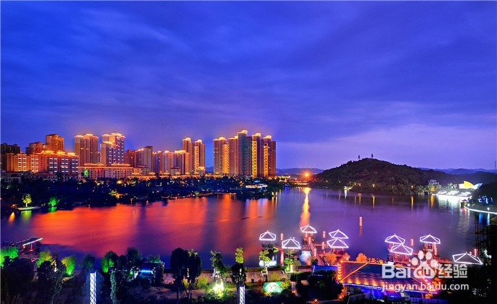 周末闹中取静的悠闲漫步
