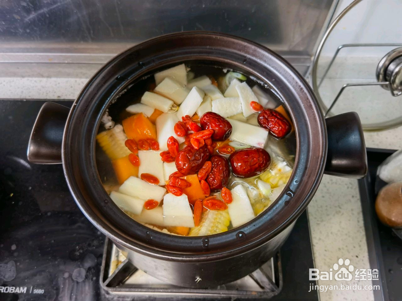 滋补排骨汤月子餐的做法