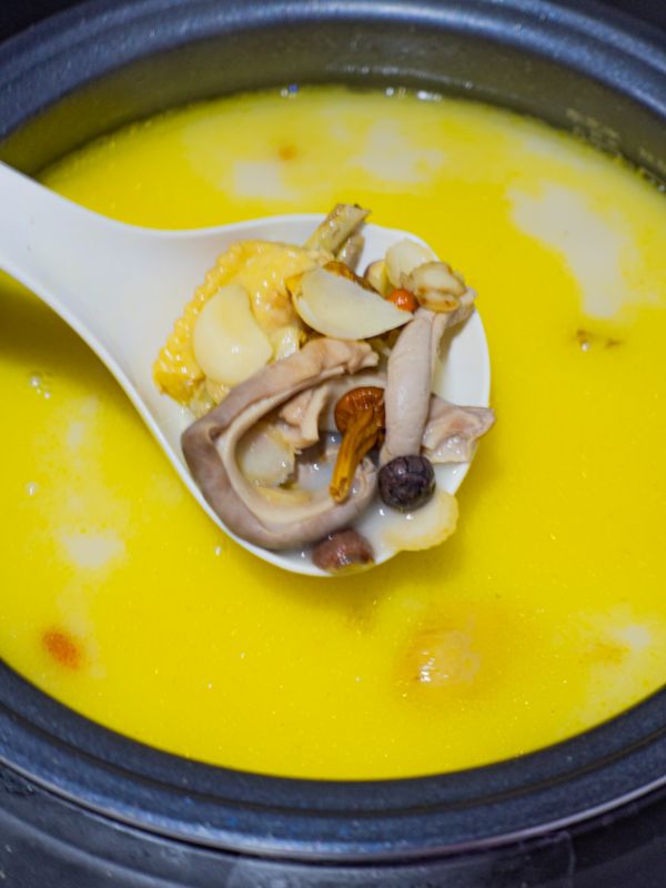 奶香椰汁猪肚鸡汤