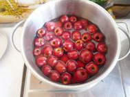 在家里如何制作可口的山楂罐头