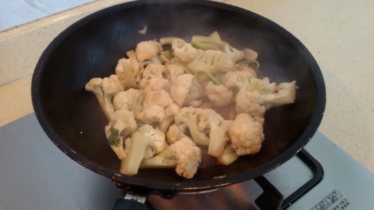 怎么做辣油花菜，看完这个你就学会了