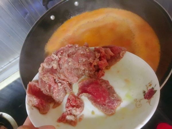 番茄浓汤牛肉米线