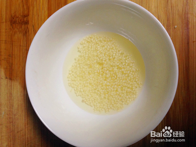 大葱芝麻拌海带的家常做法