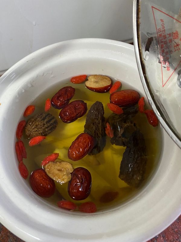 羊肚菌山药养生汤