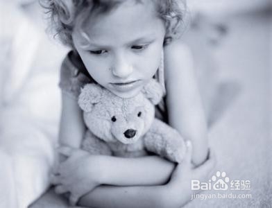 哪些表现可以看出孩子有自卑的心里呢?