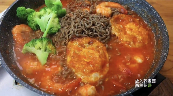 荷包蛋虾仁荞麦面