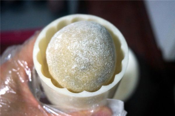 广式红豆蓉月饼