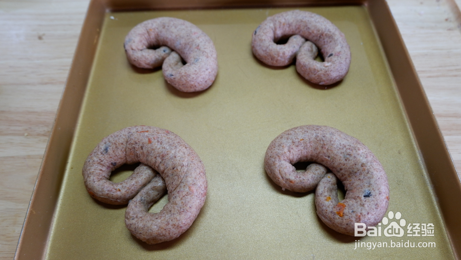 黑全麦橄榄培根法式面包的做法