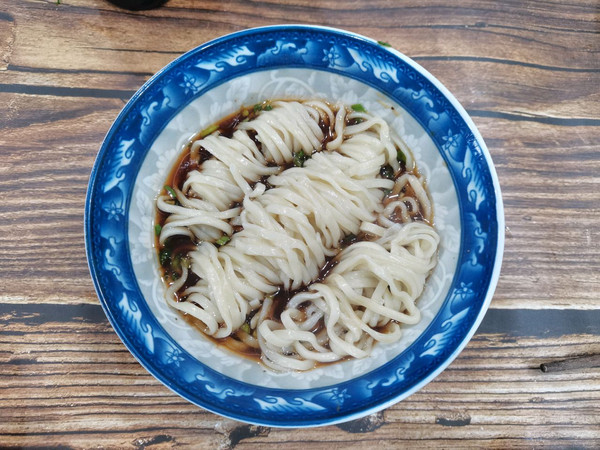 午餐肉鸡蛋汤面