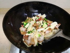 冬笋炒腊肉怎么做