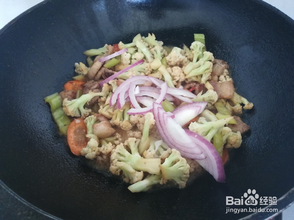 美味的五花肉炒菜花